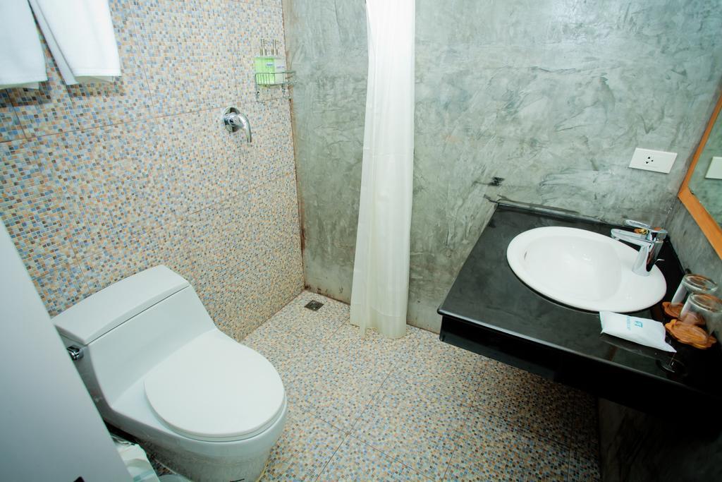 Chaphone Guesthouse Phuket Room photo